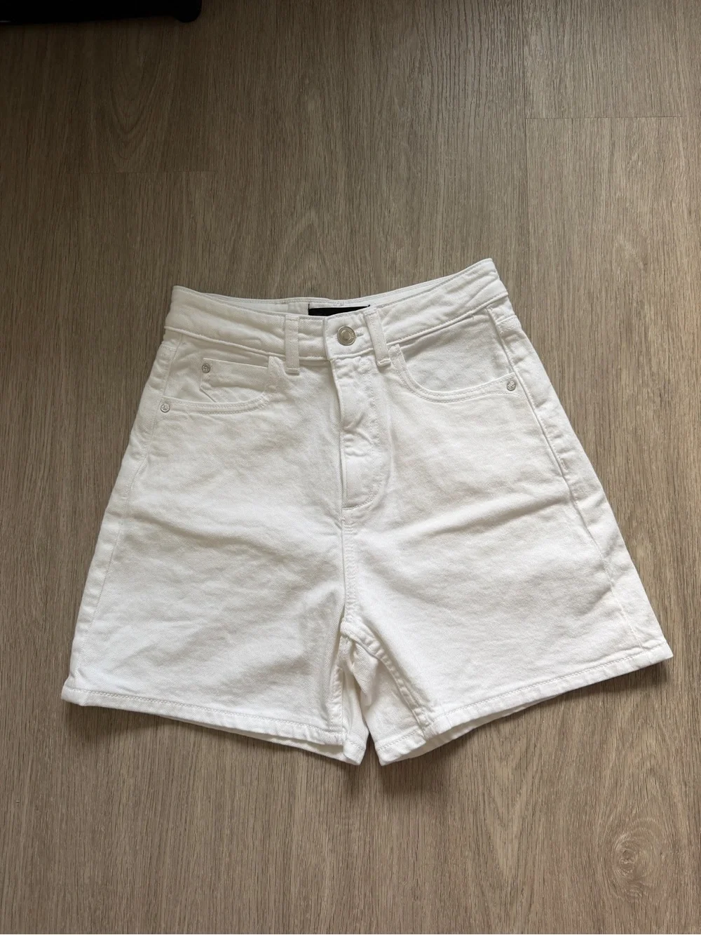 Zara White Denim MOM SHORT